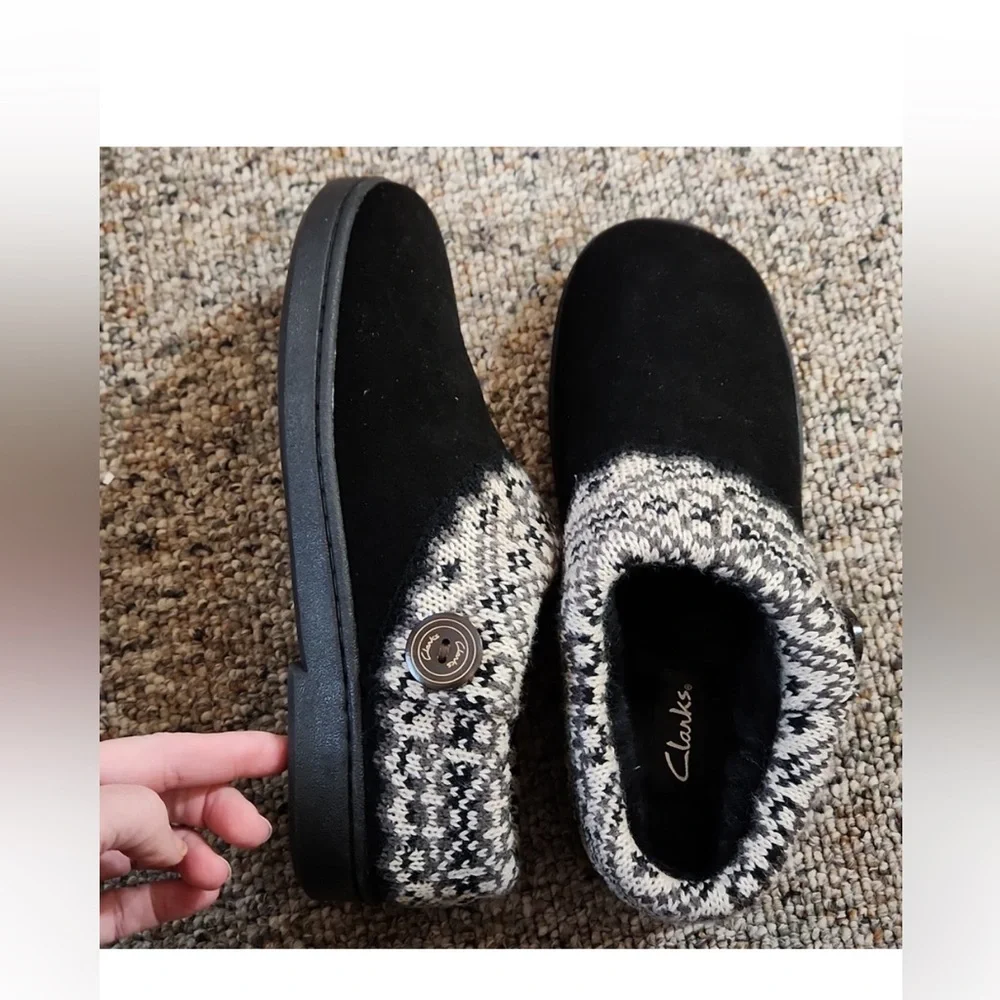 Clarks leather indoor outdoor Women's Black Slippers fleece lined - Picture 5 of 16